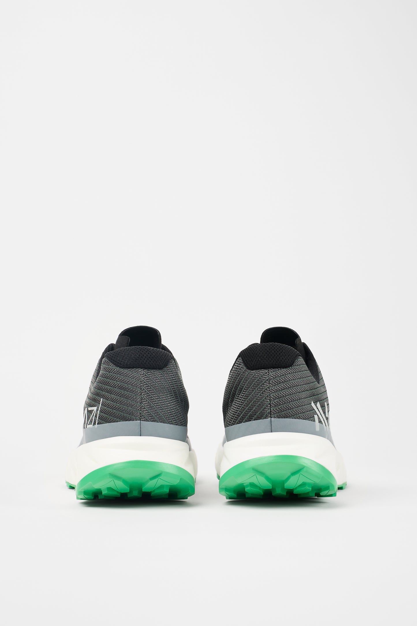 Nnormal – Zapatilla de Trail Running Kjerag Grey & Green unisex